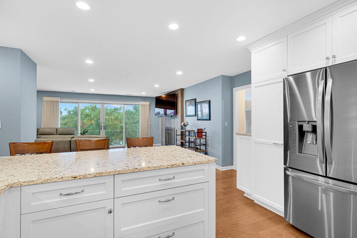 Property Photo: 5 Oak Brook Club Drive P1n IL 60523