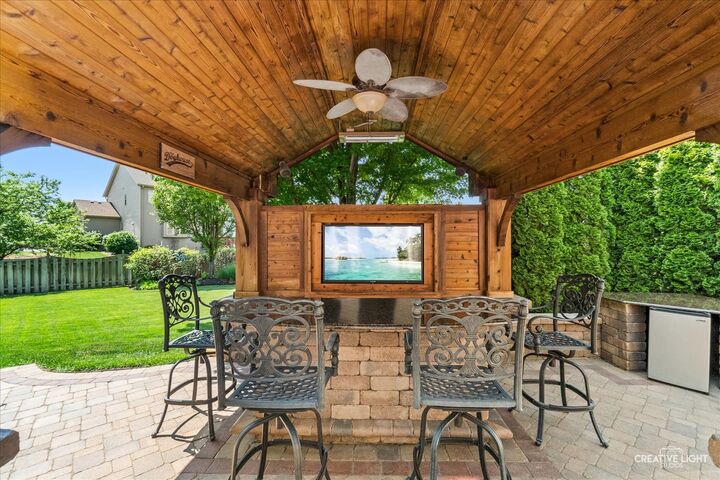 Property Photo: 390 Bloomfield Circle E IL 60543