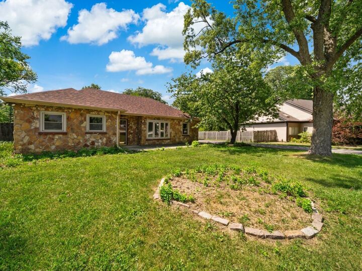 Property Photo: 5706 Leitch Avenue IL 60525