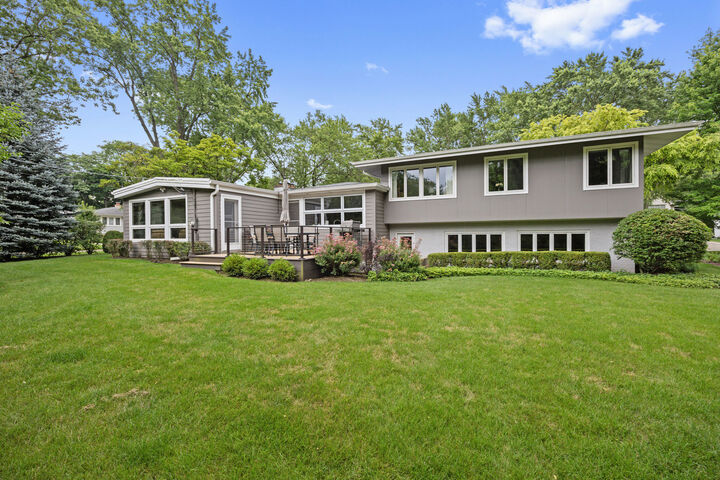 Property Photo: 711 Elder Court IL 60022