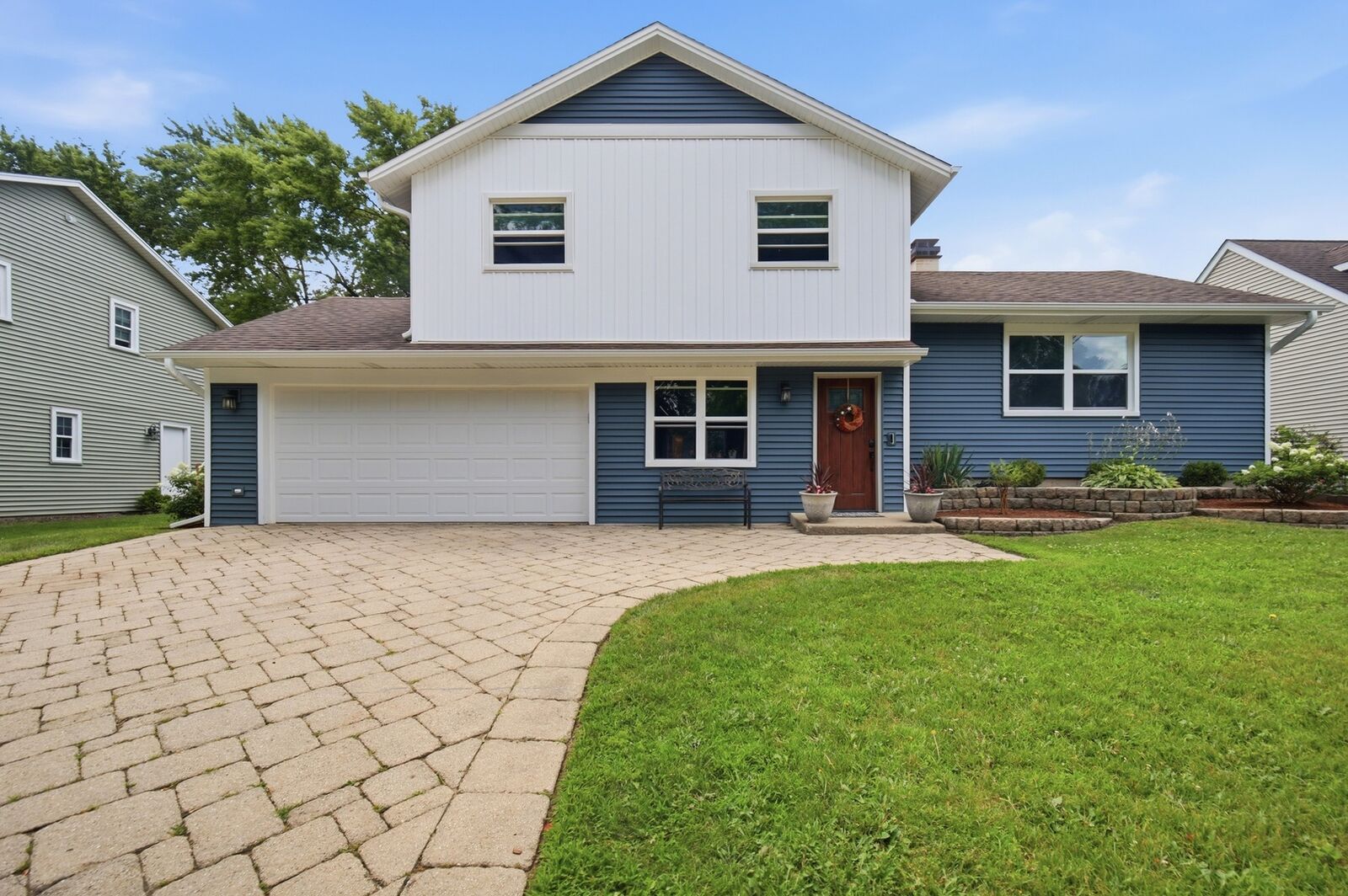 Property Photo:  549 Arthur Drive  IL 60013 