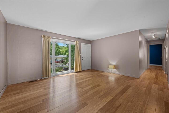 Property Photo:  1108 S 10th Avenue  IL 60174 