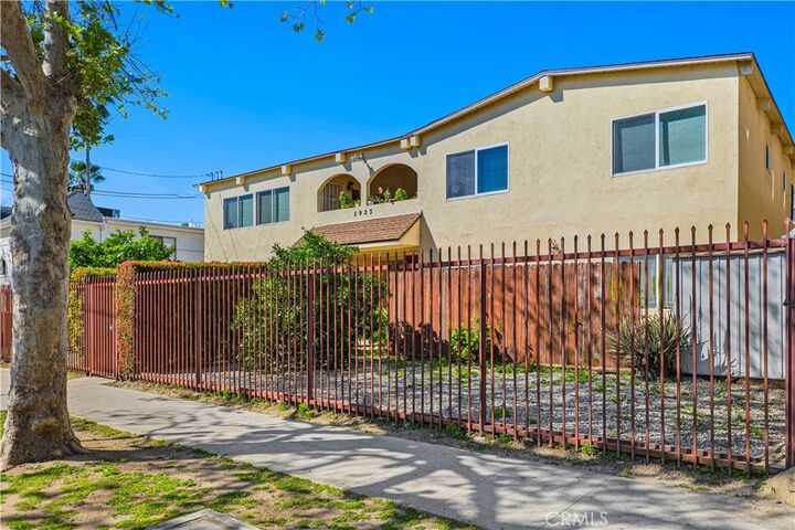 Property Photo:  5923 Woodman Avenue  CA 91401 