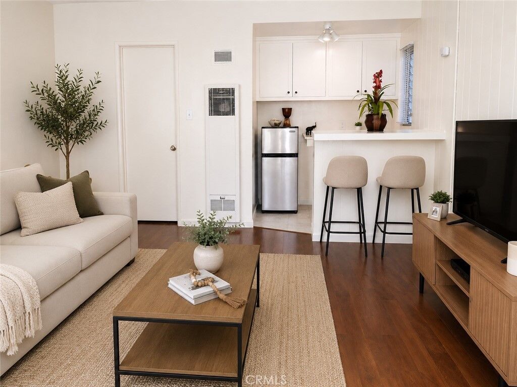 Property Photo:  1935 Corning  CA 90034 