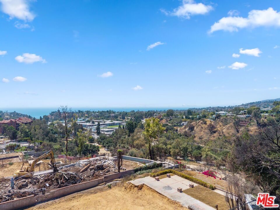 Property Photo:  1225 Rimmer Avenue  CA 90272 
