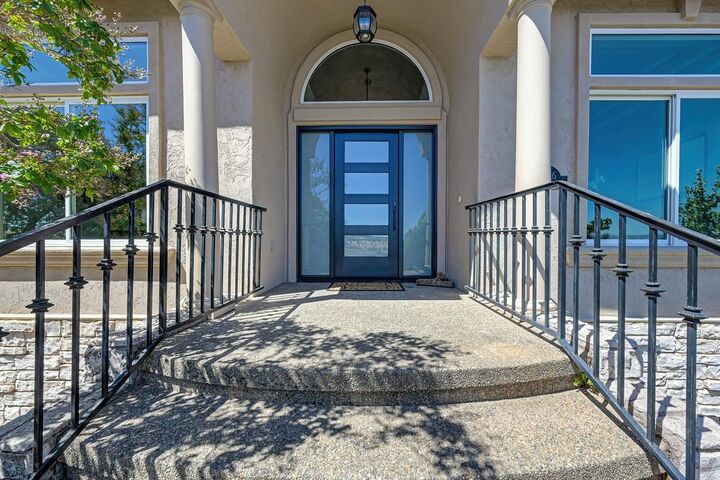 Property Photo: 3206 Warren Lane CA 95762