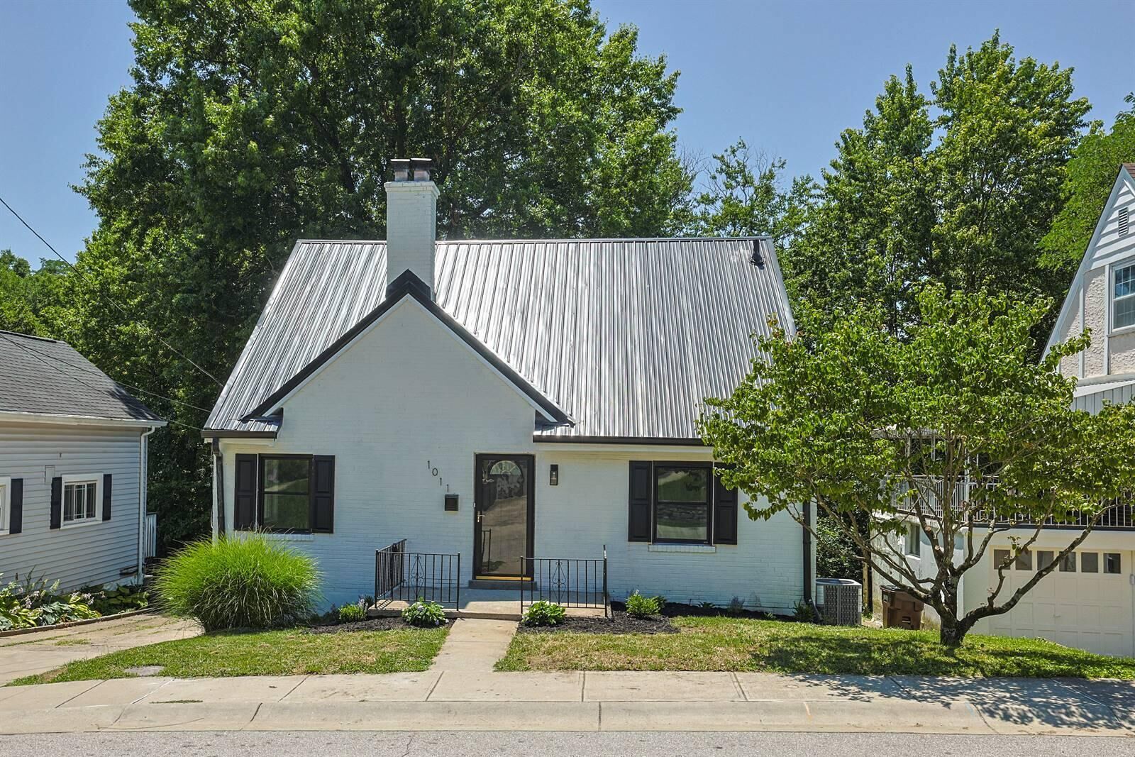 Property Photo:  1011 Altavia Avenue  KY 41011 