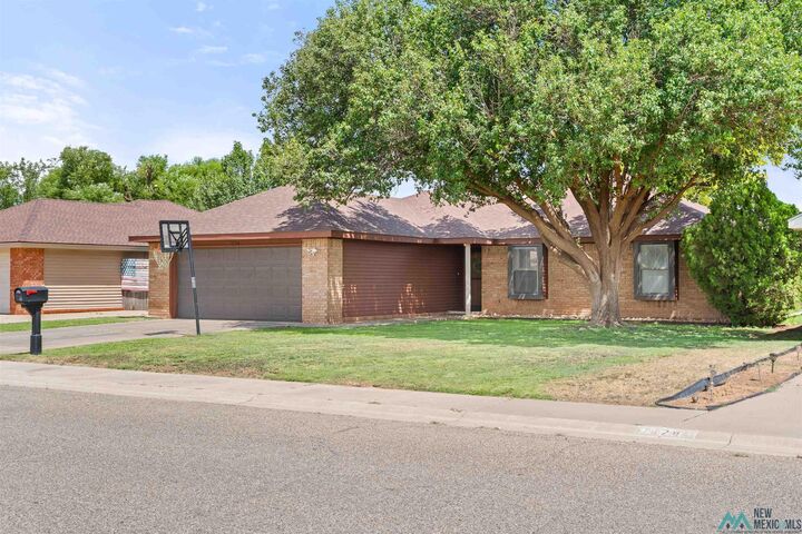 Property Photo:  2124 Country Meadows Drive  NM 88101 
