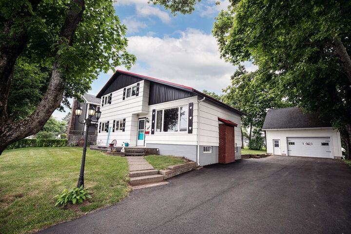 8 Allison Avenue — photo 1