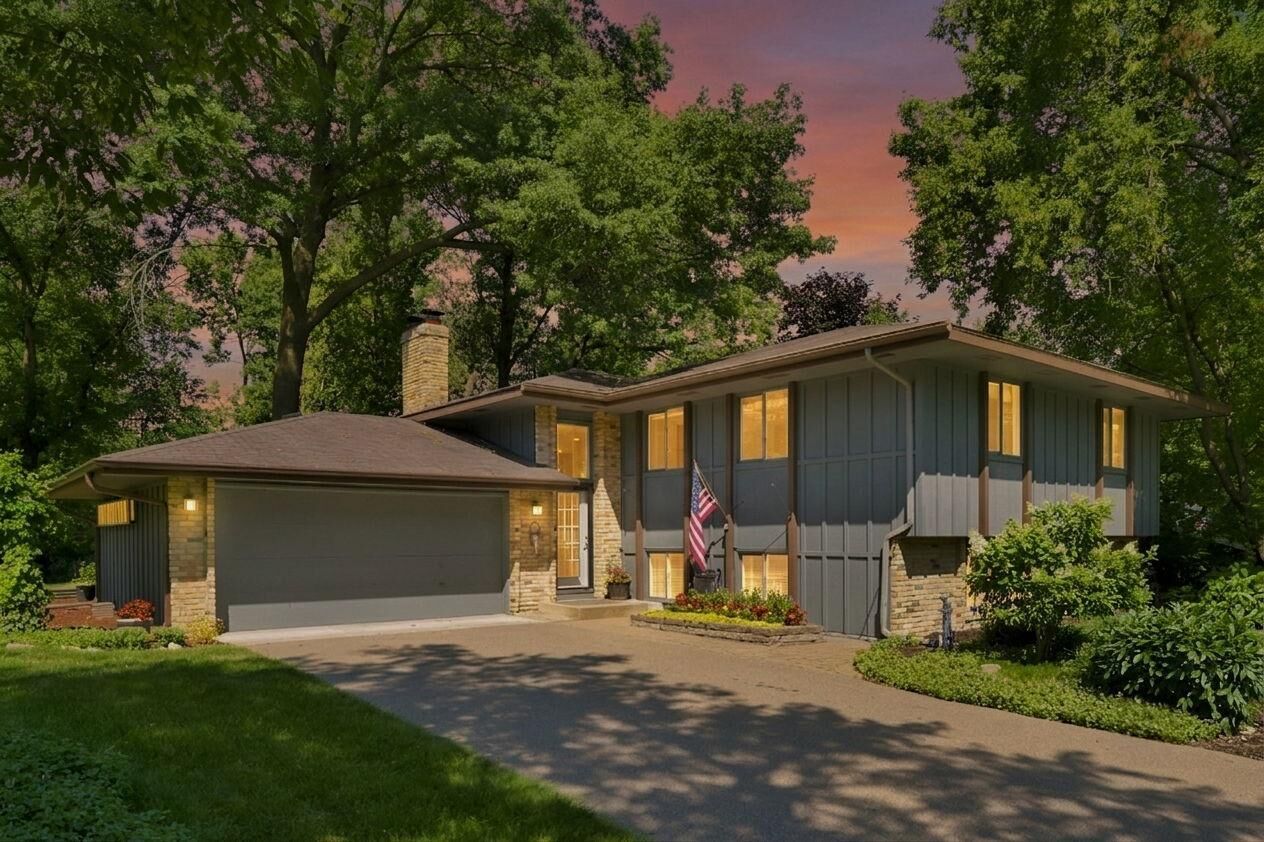 Property Photo: 12808 Woodview Lane MN 55337