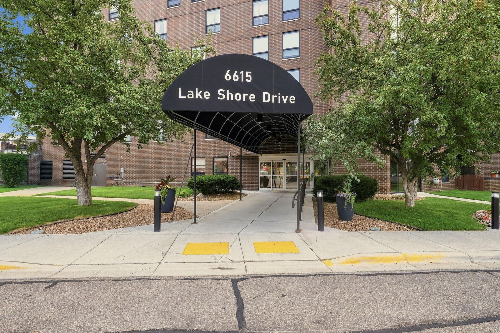 Property Photo: 6615 Lake Shore Drive S 405 MN 55423