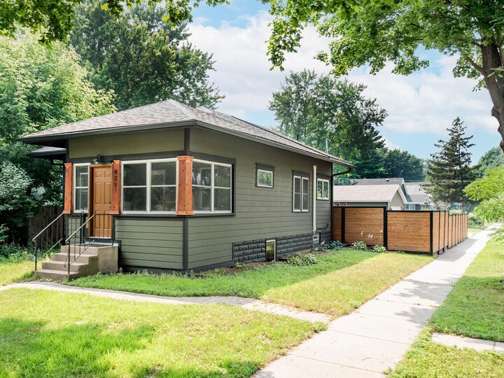 Property Photo:  421 Snelling Avenue S  MN 55105 