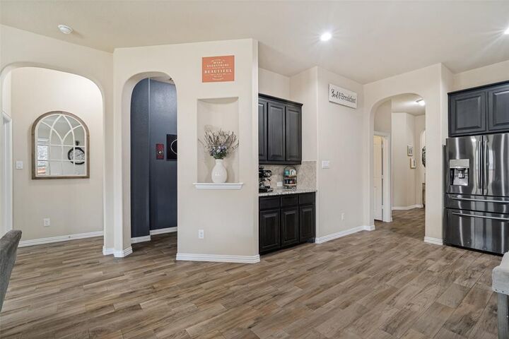 Property Photo: 14825 Brettridge Drive TX 76008