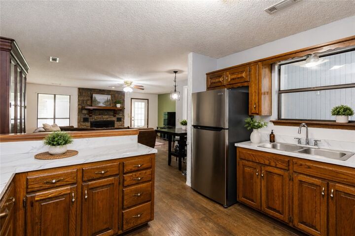 Property Photo: 1013 W Linden Street AR 72756