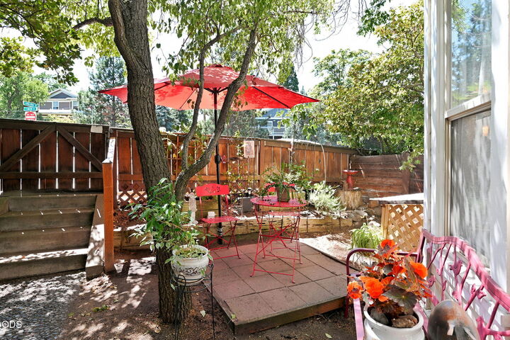 Property Photo:  508 N Main Street  OR 97520 