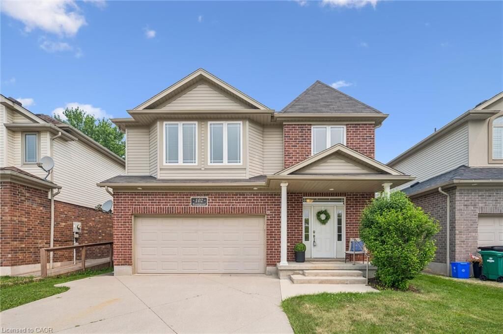 Property Photo: 102 Brookmead Street ON N3B 3L9