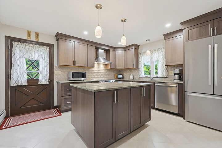 Property Photo:  3 King St  RI 02809 
