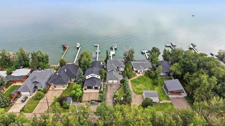Property Photo: 85 Grand Ave AB T4S 1S5