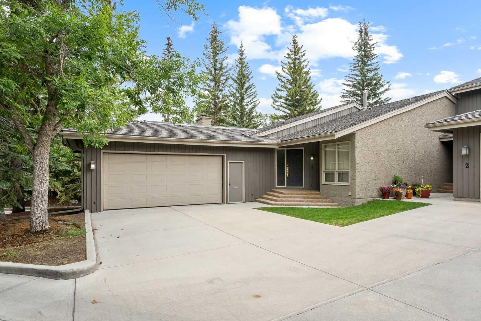 Property Photo:  1901 Varsity Estates Drive NW 1  AB T3B 4T7 