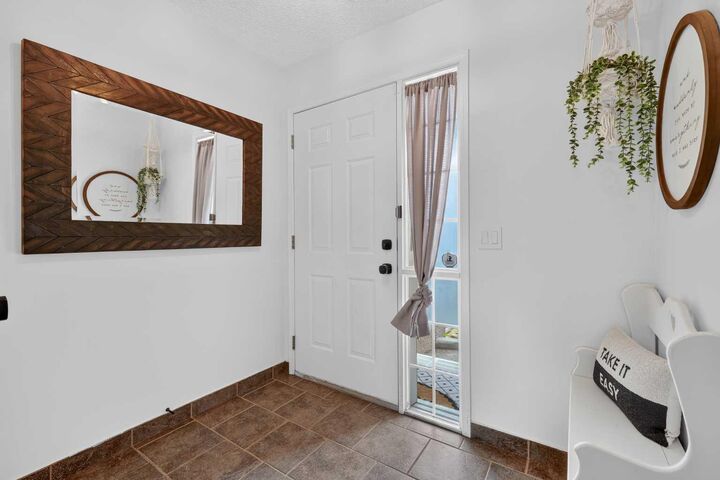 Property Photo: 37 Beddington Gardens NE AB T3K 4N9