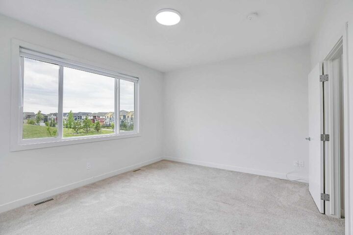 Property Photo: 116 Saddlestone Heath NE 106 AB T3J 5K8