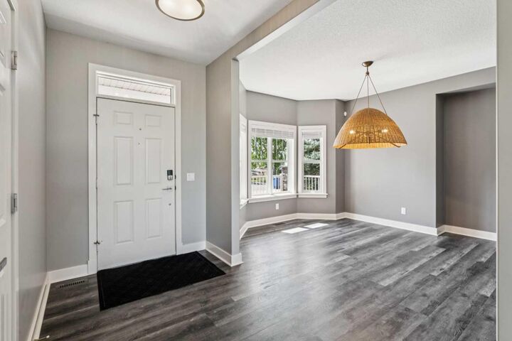 Property Photo:  39 Ravine Drive  AB T1S 4H3 