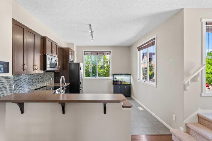 Property Photo:  58 Evansview Road NW  AB T3P 0L2 