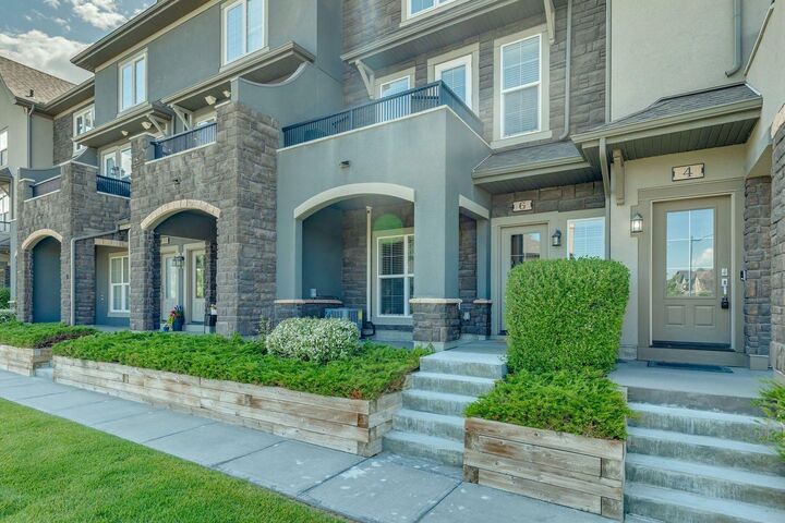 Property Photo:  6 Quarry Lane SE  AB T2C 5N4 