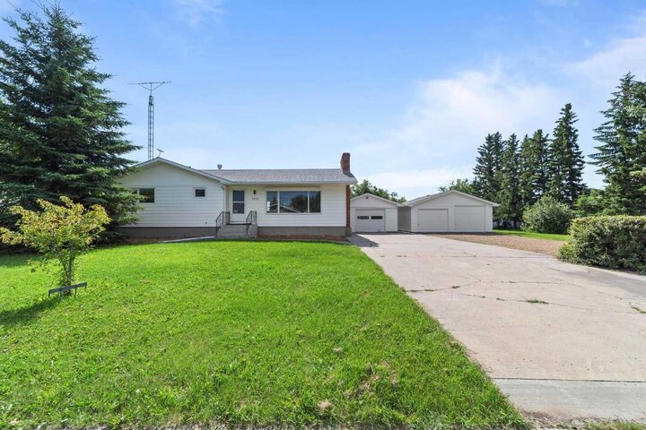 5209 51 Street — photo 1