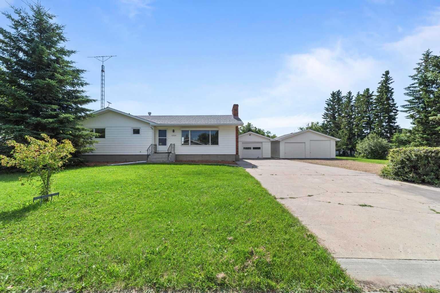 Property Photo:  5209 51 Street  AB T0C 0X0 