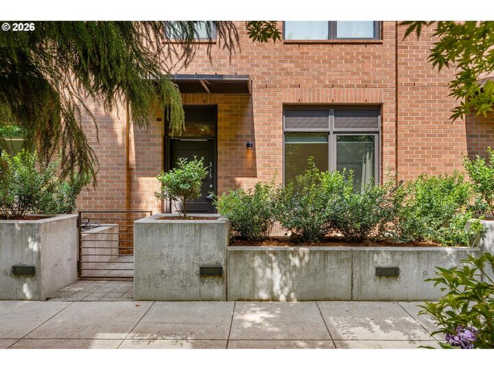 Property Photo: 2351 NW Westover Rd 315 OR 97210