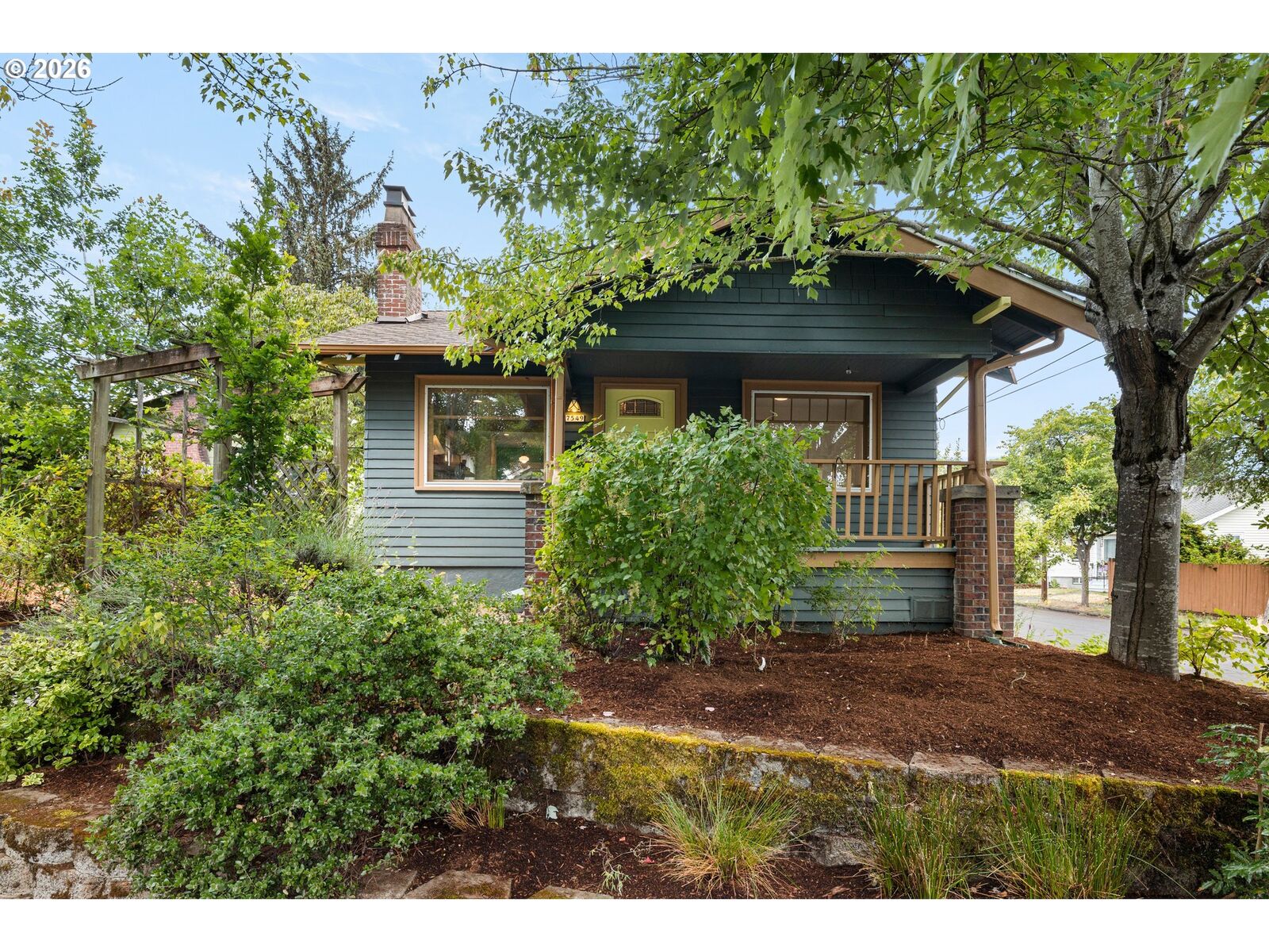 Property Photo:  7549 N Albina Ave  OR 97217 