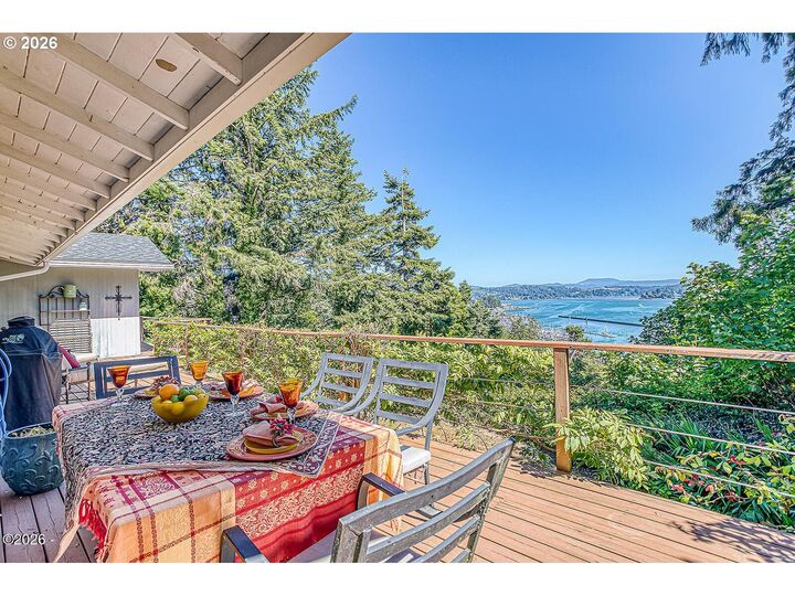 Property Photo: 291 SE Penter Ln OR 97365