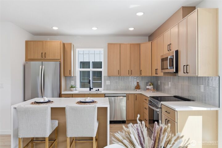 Property Photo:  5716 NE 65th Street  WA 98115 