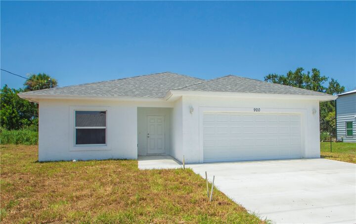 Property Photo:  920 7th Street  FL 32962 
