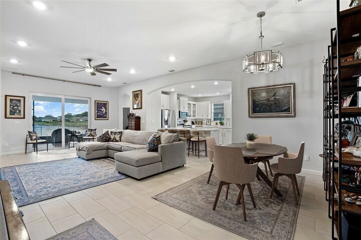 Property Photo: 194 52nd Square FL 32968
