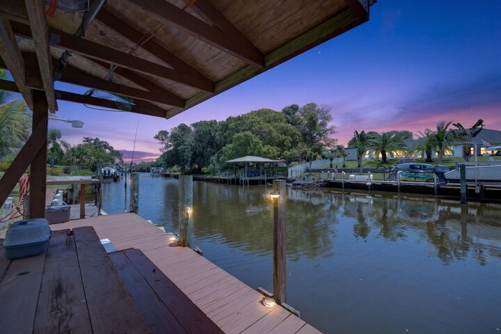 Property Photo:  416 SE Naranja Avenue  FL 34983 