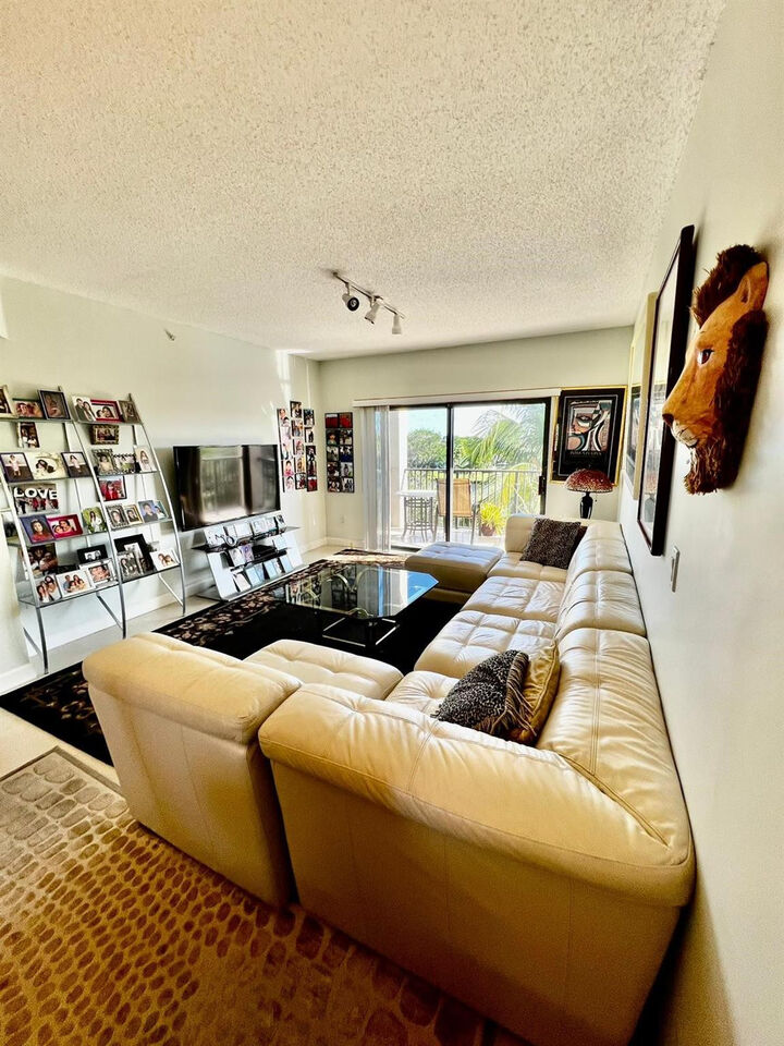 Property Photo: 2105 Lavers Circle 403 FL 33444
