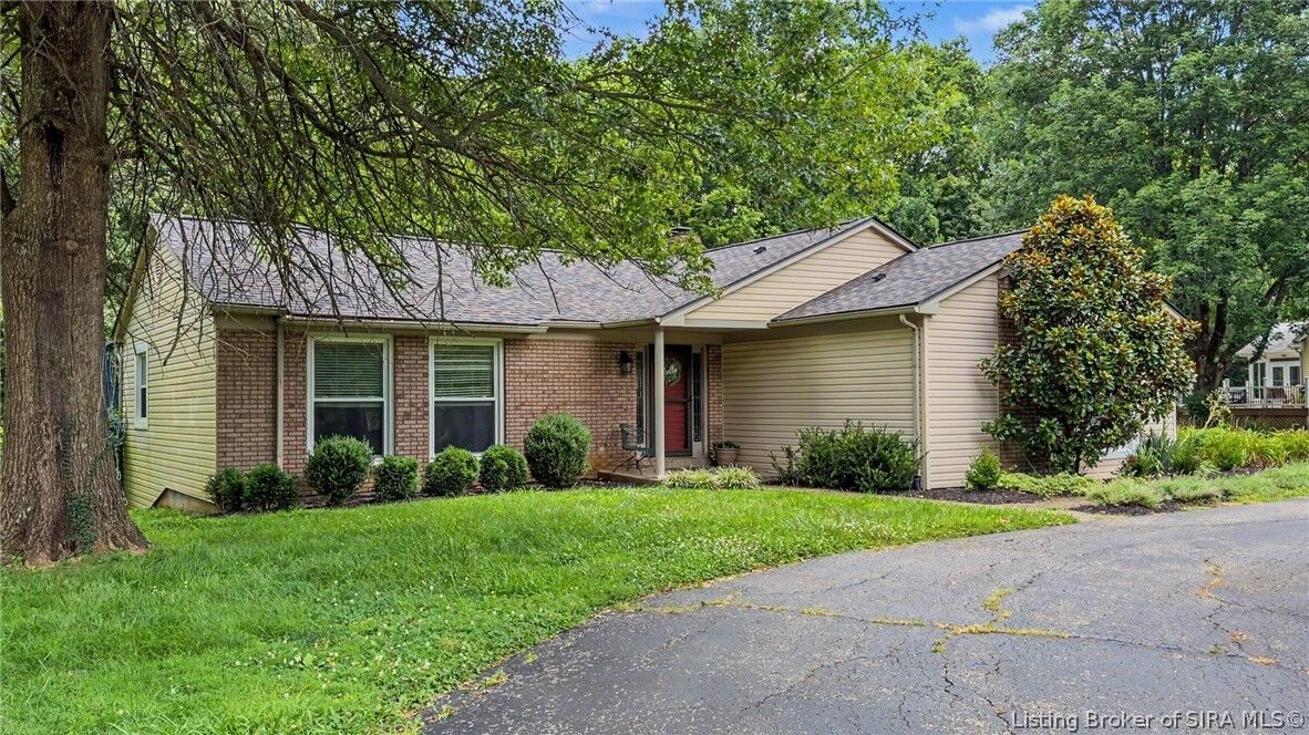 Property Photo: 3014 Chimneywood Drive IN 47119
