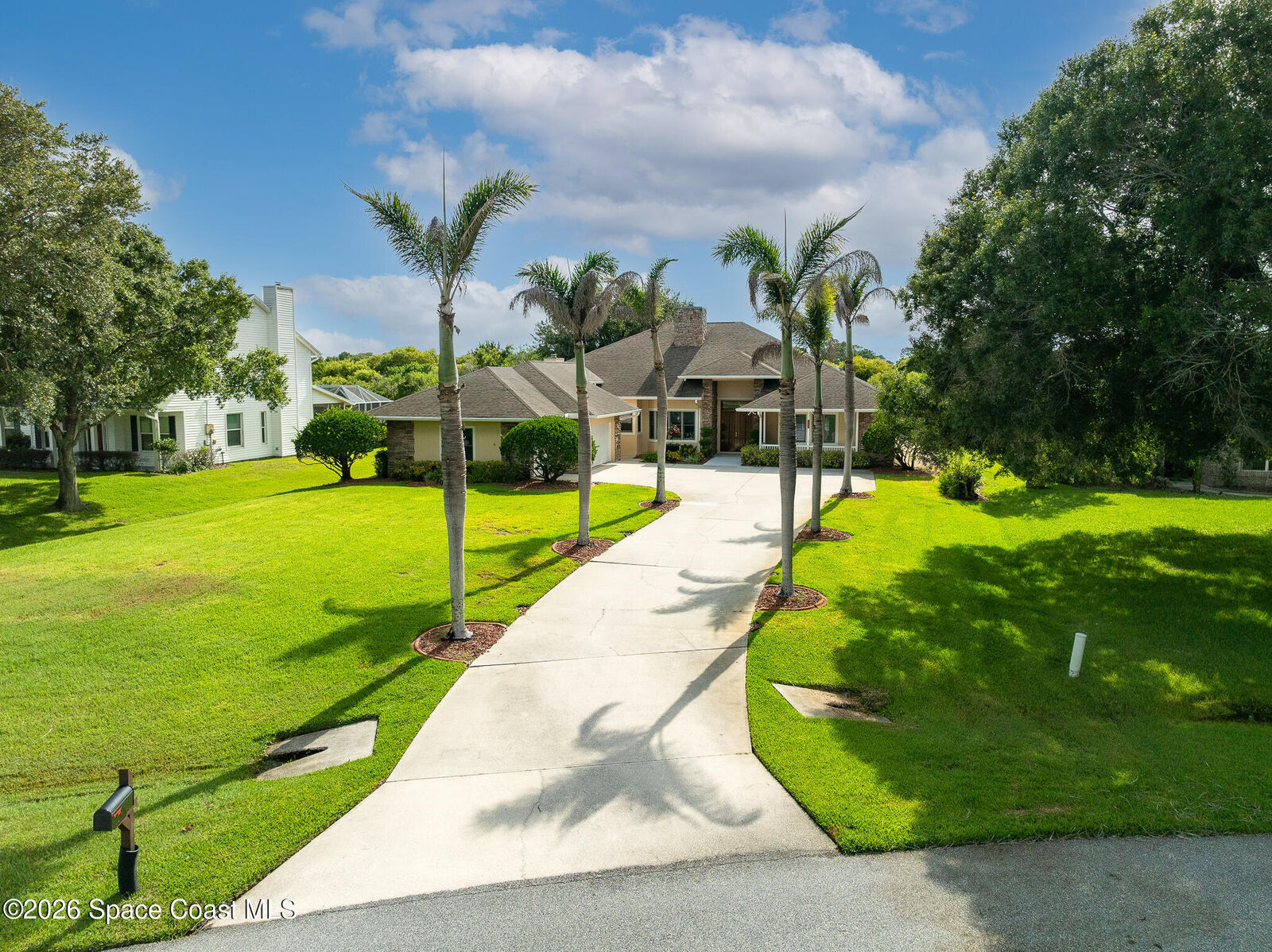 Property Photo: 3706 Secluded Oak Court FL 32934