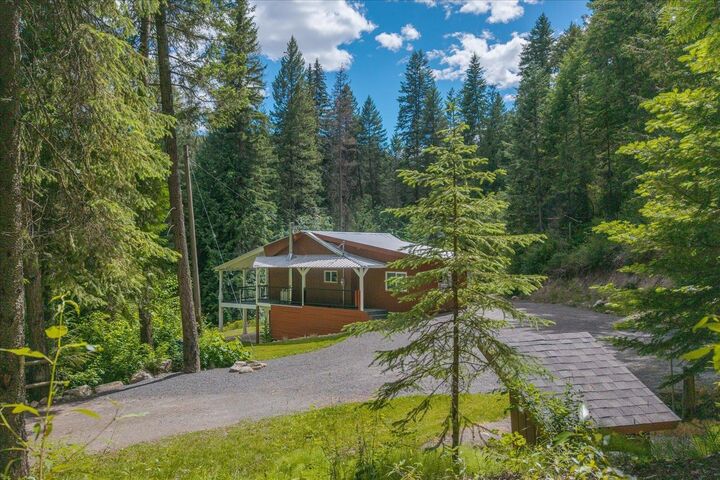 Property Photo:  604 Deadman Creek Rd  WA 99141 