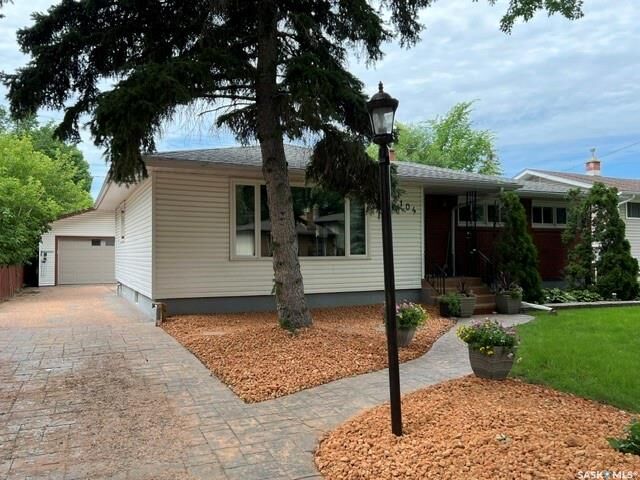 Property Photo: 104 Marsh Crescent SK S4S 6B4