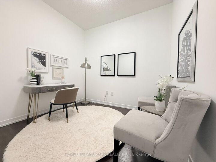 Property Photo: 2520 Eglinton Avenue W 1211 ON L5M 0Y4