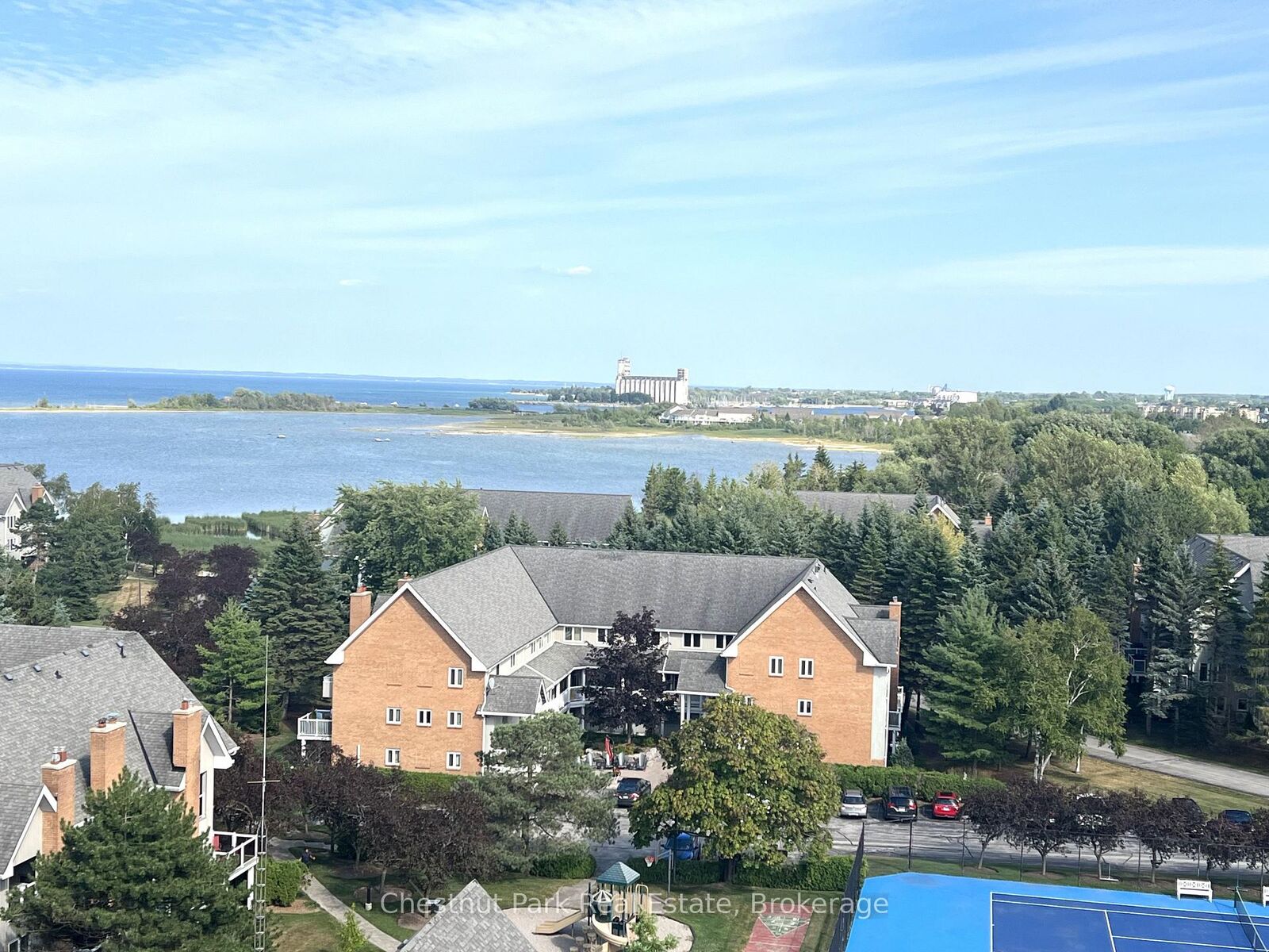 Property Photo: 24 Ramblings Way Ph 1003 ON L9Y 5C6