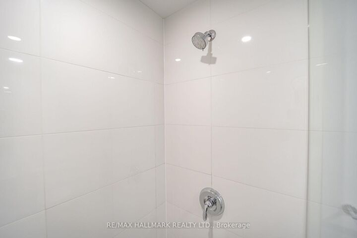 Property Photo: 50 O'Neill Road 521 ON M3C 0R1