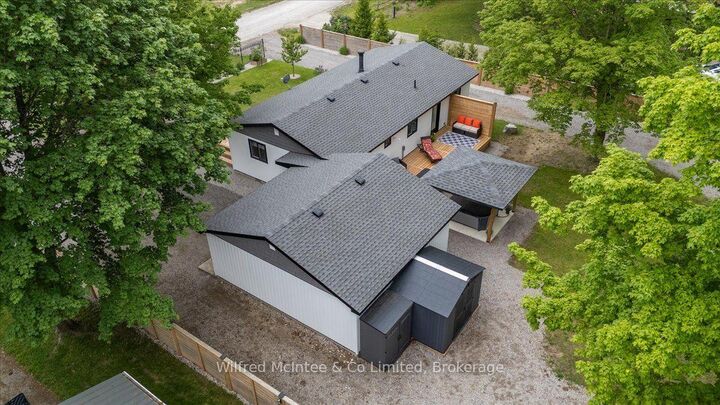Property Photo: 38 Allister Place ON N0H 2G0