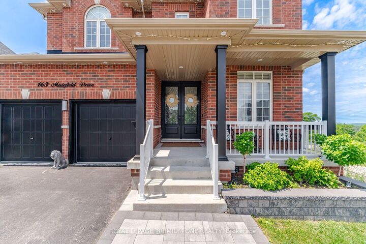 Property Photo: 163 Muirfield Drive ON L4N 5S4