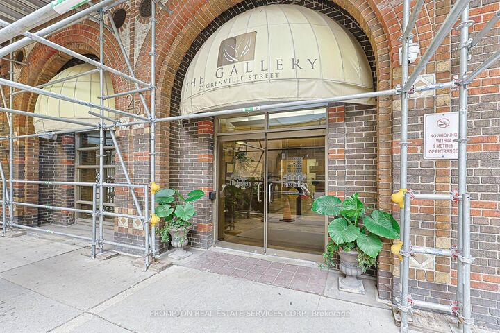 Property Photo: 25 Grenville Street 1705 ON M4Y 2X5