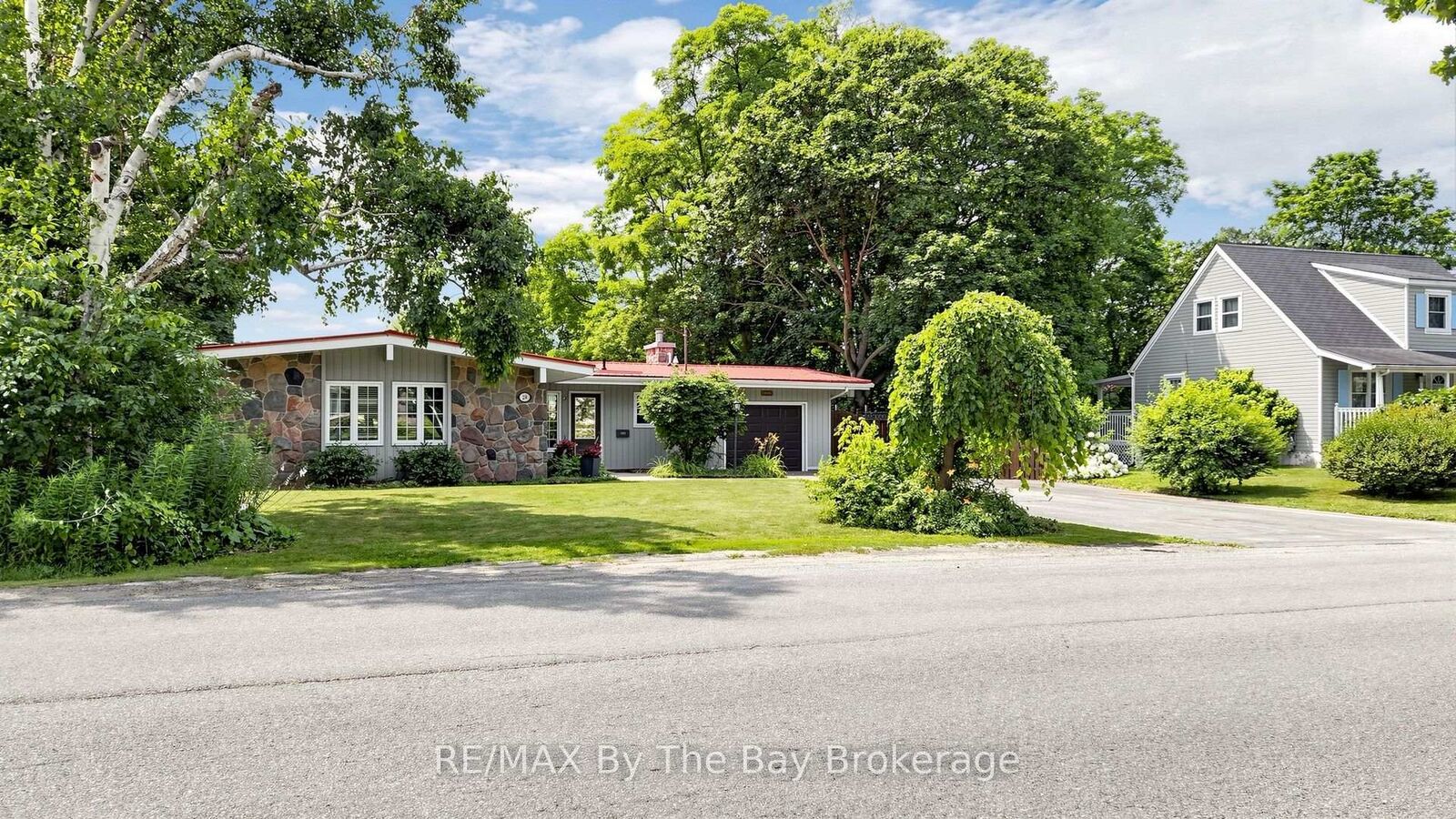 Property Photo: 234 Hope Street N ON L1A 2P6