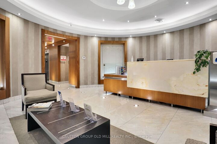 Property Photo: 85 Bloor Street E 1207 ON M4W 3Y1